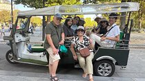 Paris 3-hour Private Sightseeing Tour in Electric Tuk Tuk