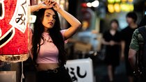 Street Photoshoot at Tokyo Iconic Spots with Pro Photographer