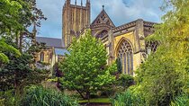 Leeds Castle, Canterbury Cathedral, & Dover Tour from London
