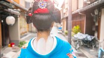 Geisha Show in Japanese Traditional Garden in Kyoto
