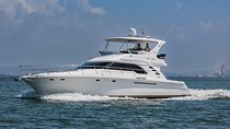 Luxury yacht rental in Cartagena de Indias Sea Ray 56'