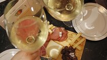 4-Hour Traditional Portuguese Food & Wine Tour in Porto