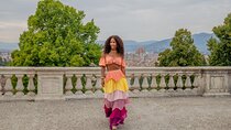 Private Photo Shooting walking Tour with a local around Florence