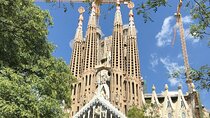 Hidden Corners and Instagram Walking Tour in Barcelona