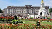Royal London Walking Tour with Guard Change & Royal Mews