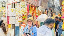 Customized Half Day and Full Day Delhi Shopping with Street Food