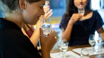 Shibuya: Guided Sake Tasting Experience from 100+ Types
