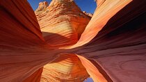Antelope Canyon and Horseshoe Bend Day Tour from Las Vegas