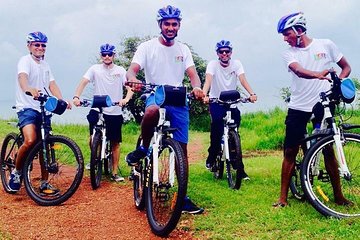 Aguada Hill Cycling Tour from Nerul