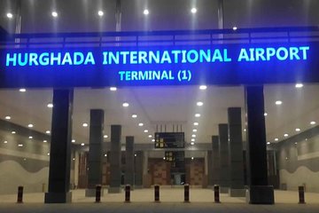 Private Transfer: Hurghada Airport to Your Hotel