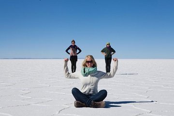 4-Day Uyuni Salt Flats & Desert Adventure from San Pedro de Atacama to La Paz