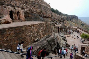 Invincible Kalinjar Fort tour from Khazuraho