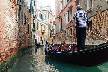 Welcome to Venice Small Group Tour: Basilica San Marco & Gondola Ride