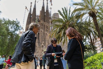 Complete Gaudí Tour: Casa Batlló, Park Guell & Sagrada Família 