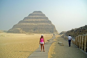 Hurghada Cairo Private Day Trip with Giza Pyramids, Sphinx, and Sakkara