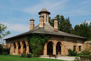 Discover Dracula's Tomb and Mogosoaia Palace - Private Tour from Bucharest