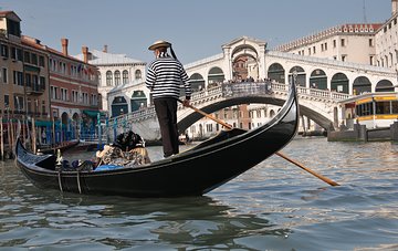 Kids Walking Tour Through Venice's Treasures