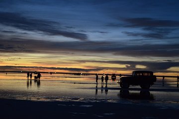 Private Salt Flat Full-Day Tour Including The Cemetery of Trains and Lunch from Uyuni