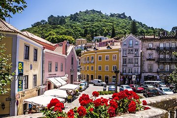 Private Tour: The Mystical, Magical, Medieval Town of Sintra with tickets and lunch