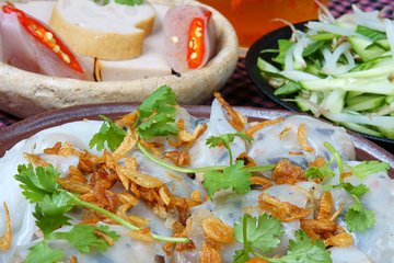 Ho Chi Minh City’s most delicious street food tour by motorbike