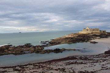 Day Trip to Mont Saint-Michel and Saint-Malo from Rennes with driver-guide