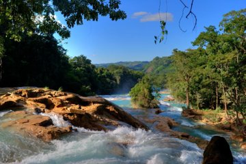 Day Trip to Agua Azul Waterfalls and Palenque from San Cristobal