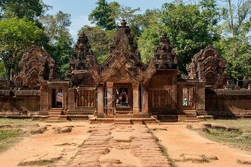 Private Tour: Siem Reap Full Day Tour With Angkor Wat Banteay Srei Bayon Temple and Ta Prohm