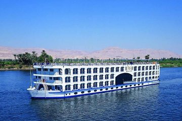 Cruise on Nile River between Aswan and Luxor