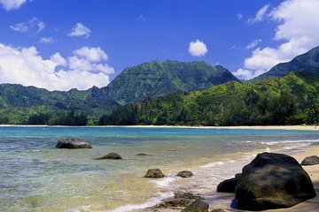 One-Day Tour Hawaii Movie Tour: Island Hopping from Oahu to Kauai