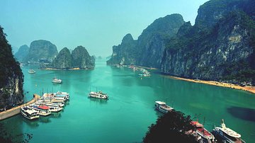 Halong Bay Private car and boat full day