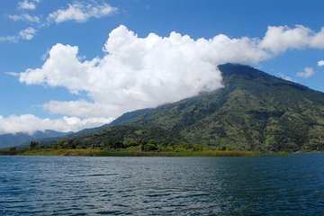 Lake Atitlán Sightseeing Cruise with Transport from Antigua