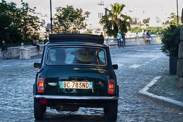 1 hour Little Ancient Tour of Rome by Mini Vintage Cabriolet with Cappuccino