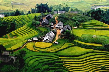 Sapa 3-day Discovery Package Tour By Bus with 1 Night Homestay 1 Night Hotel