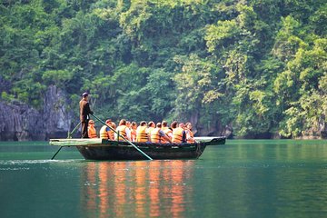 Ha Long 3-star cruise visit caves do kayaking by Limousine bus from Hanoi 3 days