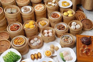 Private Night Tour: Beijing Illuminated with Dim Sum Dinner
