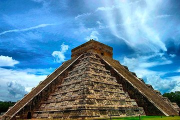 Chichen Itza, Valladolid & Cenote Luxury Tour from Tulum City