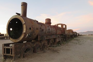 Private visit to the train cemetery from Uyuni