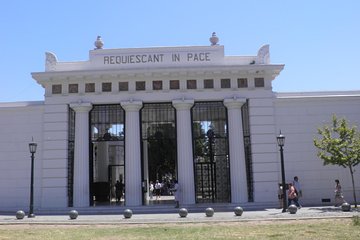 A Step into History and Arquitecture Around Recoleta Cemetery