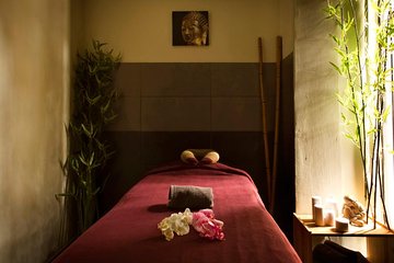 90-Minute Aroma Oil Massage plus 20' min Free Fish Pedi