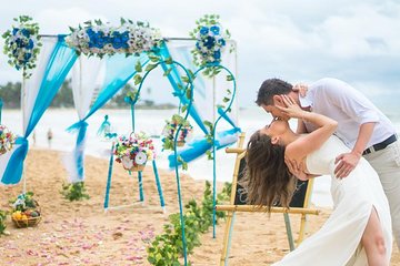 Exotic Beach Wedding Ceremony in Sri Lanka