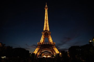 A Magical Evening in Paris With Locals: PRIVATE City Walking Tour