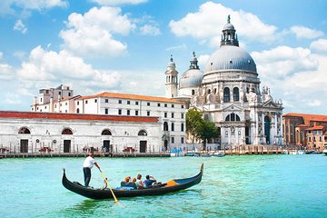 Venice Gondola Ride and Serenade