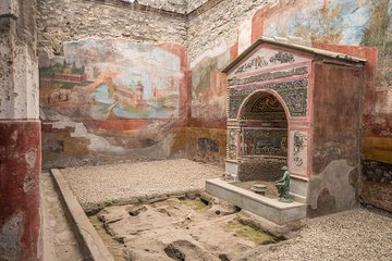 Family Adventure: Roundtrip from Naples or Sorrento to Pompeii