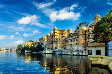 Guided City Palace Museum & Boat Jagmandir Island