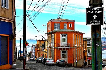 Valparaiso Port and Viña del Mar with wine tasting in Casablanca