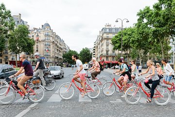 Paris Sightseeing Guided Bike Tour Like a Parisian with a Local Guide