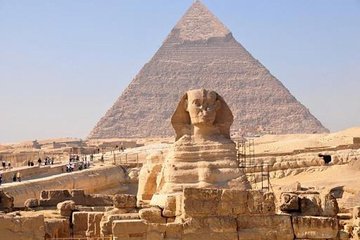 Half-Day Cairo Sightseeing Tour to Pyramids of Giza & Sphinx