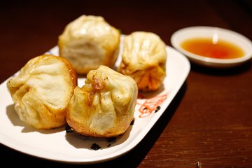 Authentic Local Food Tour in Central Shanghai