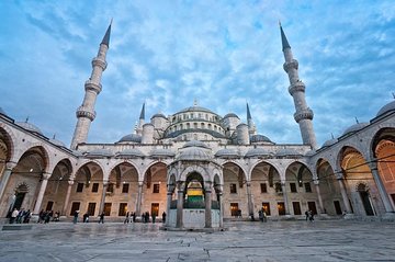 Private Tour: Istanbul in One Day Sightseeing Tour including Blue Mosque, Hagia Sophia and Topkapi Palace