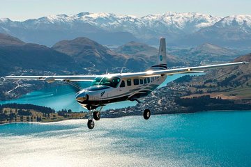 Milford Sound Scenic Flight and Nature Cruise